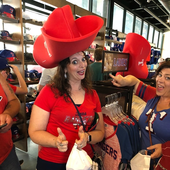 Meet your Posher, Andrea - Picture 8 of 8